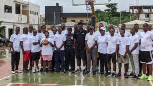 Photo officielle des stagiaires, Experts FIBA et Responsables de la FNB-Togo