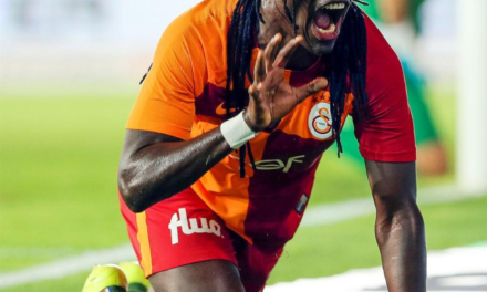 France : Bafé Gomis range ses crampons