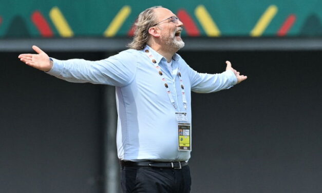 Mali : Tom Saintfiet évoque sa situation financière