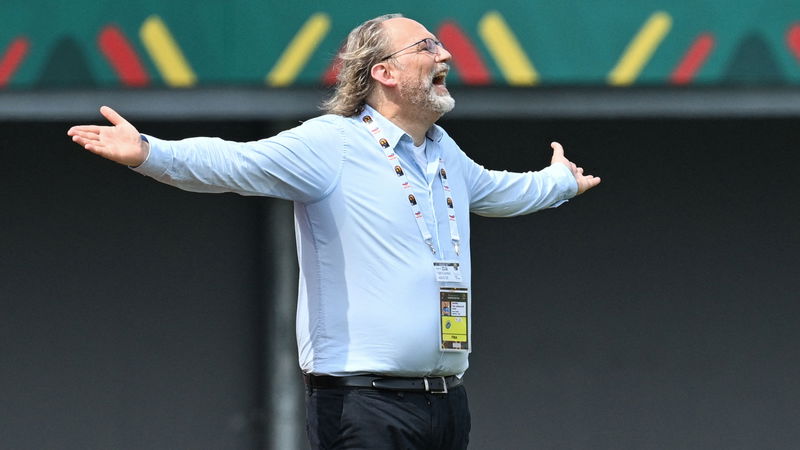 Mali : Tom Saintfiet évoque sa situation financière